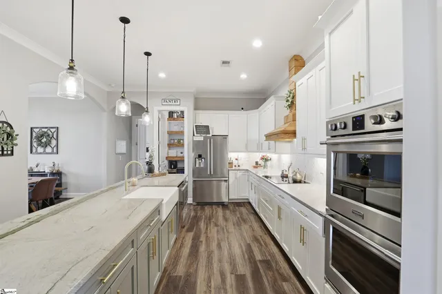 $899,900 | 122 Sand Creek Drive, Liberty, SC 29657