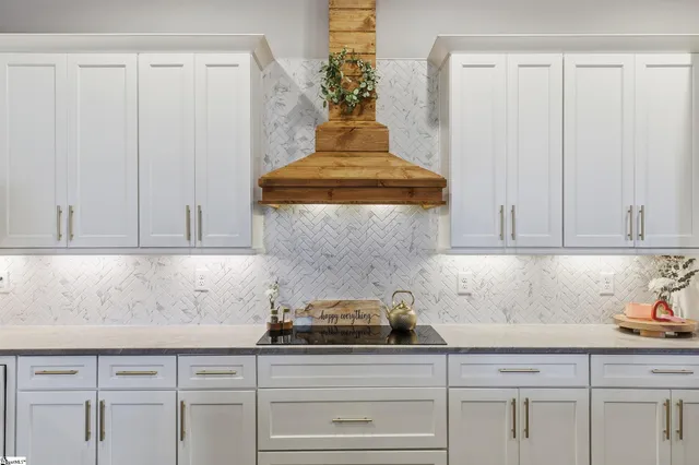 $899,900 | 122 Sand Creek Drive, Liberty, SC 29657