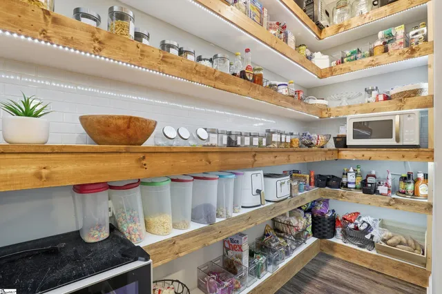 $899,900 | 122 Sand Creek Drive, Liberty, SC 29657