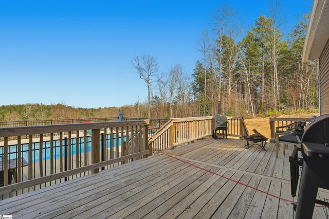 $899,900 | 122 Sand Creek Drive, Liberty, SC 29657