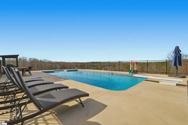 $899,900 | 122 Sand Creek Drive, Liberty, SC 29657