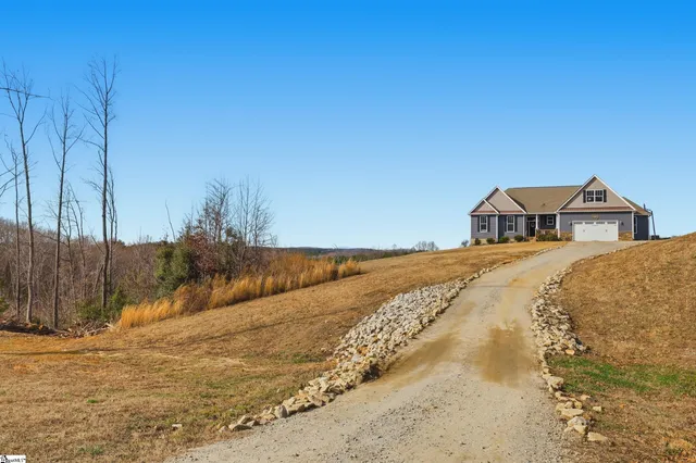 $899,900 | 122 Sand Creek Drive, Liberty, SC 29657