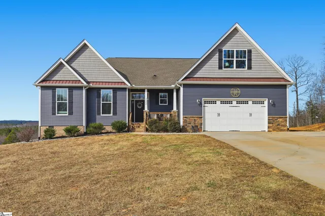 $889,899 | 122 Sand Creek Drive, Liberty, SC 29657
