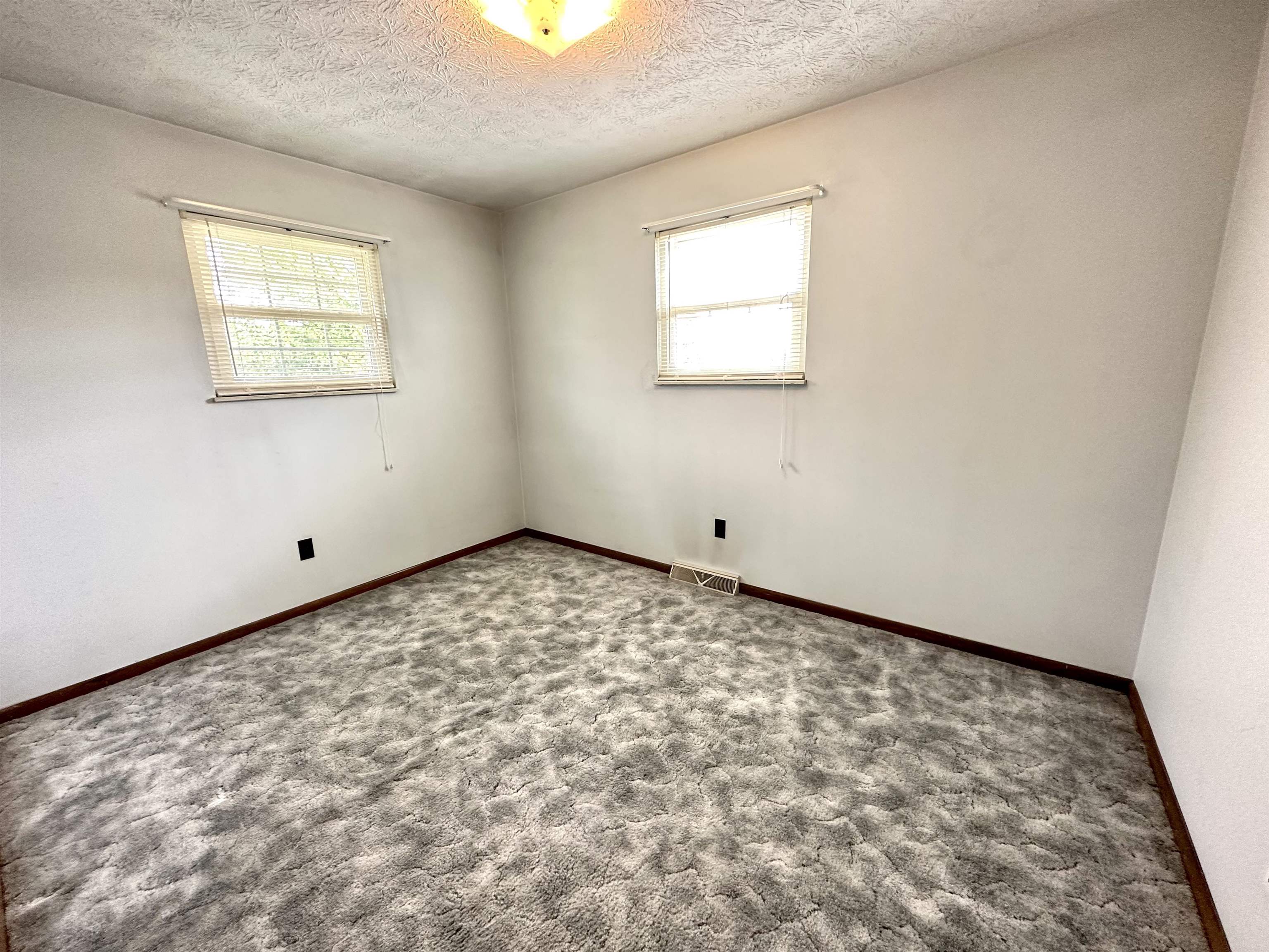 2235 East Thompson Road Ashland, KY 41102 - Photo 13 of 24
