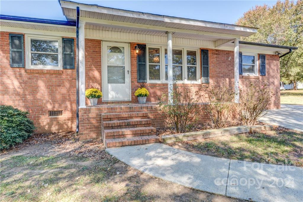 311 Bell Road Kings Mountain, NC 28086 - Photo 3 of 48 Gallery Image 3