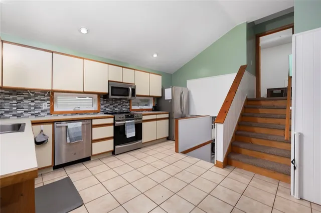 $525,000 | 422 Shady Valley Road, Coventry, RI 02816