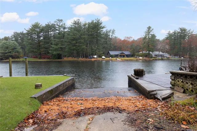 $525,000 | 422 Shady Valley Road, Coventry, RI 02816