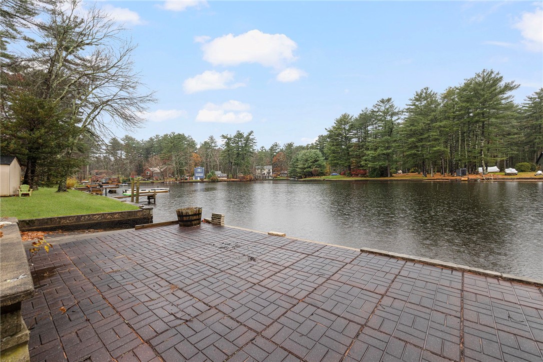 422 Shady Valley Road Coventry, RI 02816 - Photo 4 of 43