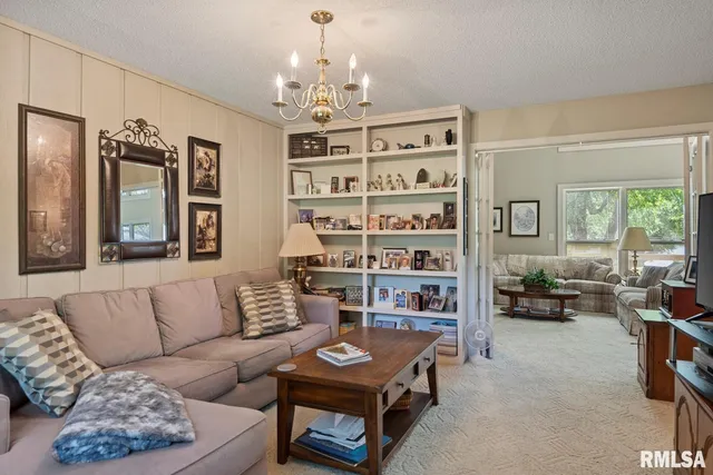 $360,000 | 2242 Lake Jacksonville Road, Jacksonville, IL 62650