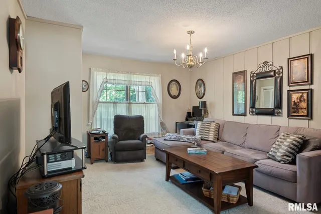 $360,000 | 2242 Lake Jacksonville Road, Jacksonville, IL 62650