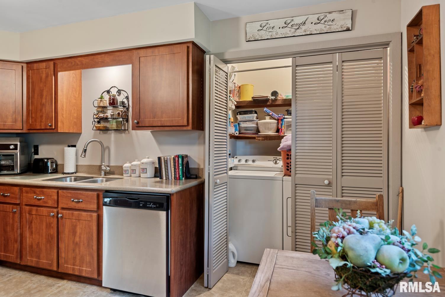 2242 Lake Jacksonville Road Jacksonville, IL 62650 - Photo 34 of 74