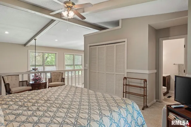 $360,000 | 2242 Lake Jacksonville Road, Jacksonville, IL 62650