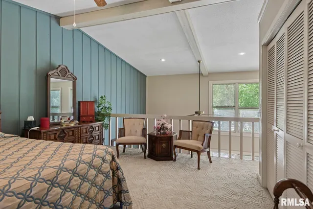 $360,000 | 2242 Lake Jacksonville Road, Jacksonville, IL 62650