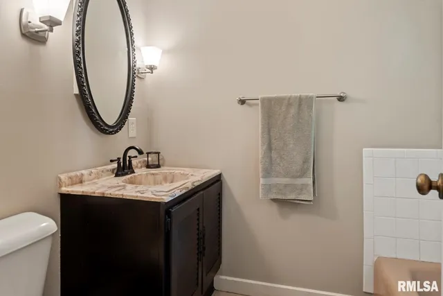 $360,000 | 2242 Lake Jacksonville Road, Jacksonville, IL 62650