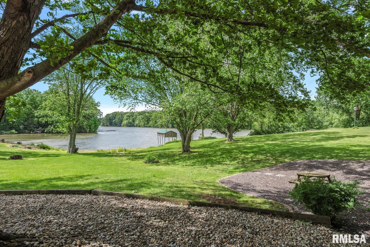 2242 Lake Jacksonville Road Jacksonville, IL 62650 - Photo 5 of 74