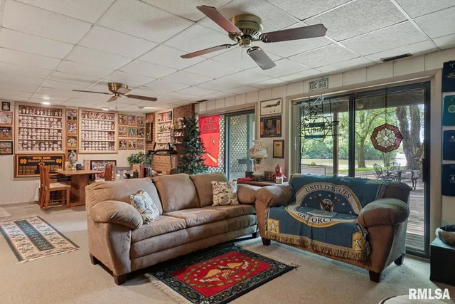 $360,000 | 2242 Lake Jacksonville Road, Jacksonville, IL 62650