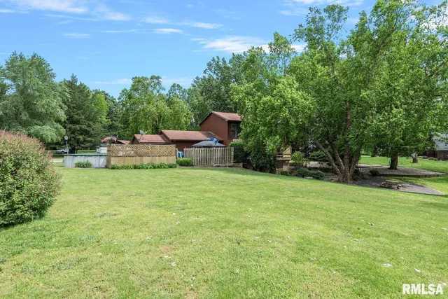 $360,000 | 2242 Lake Jacksonville Road, Jacksonville, IL 62650