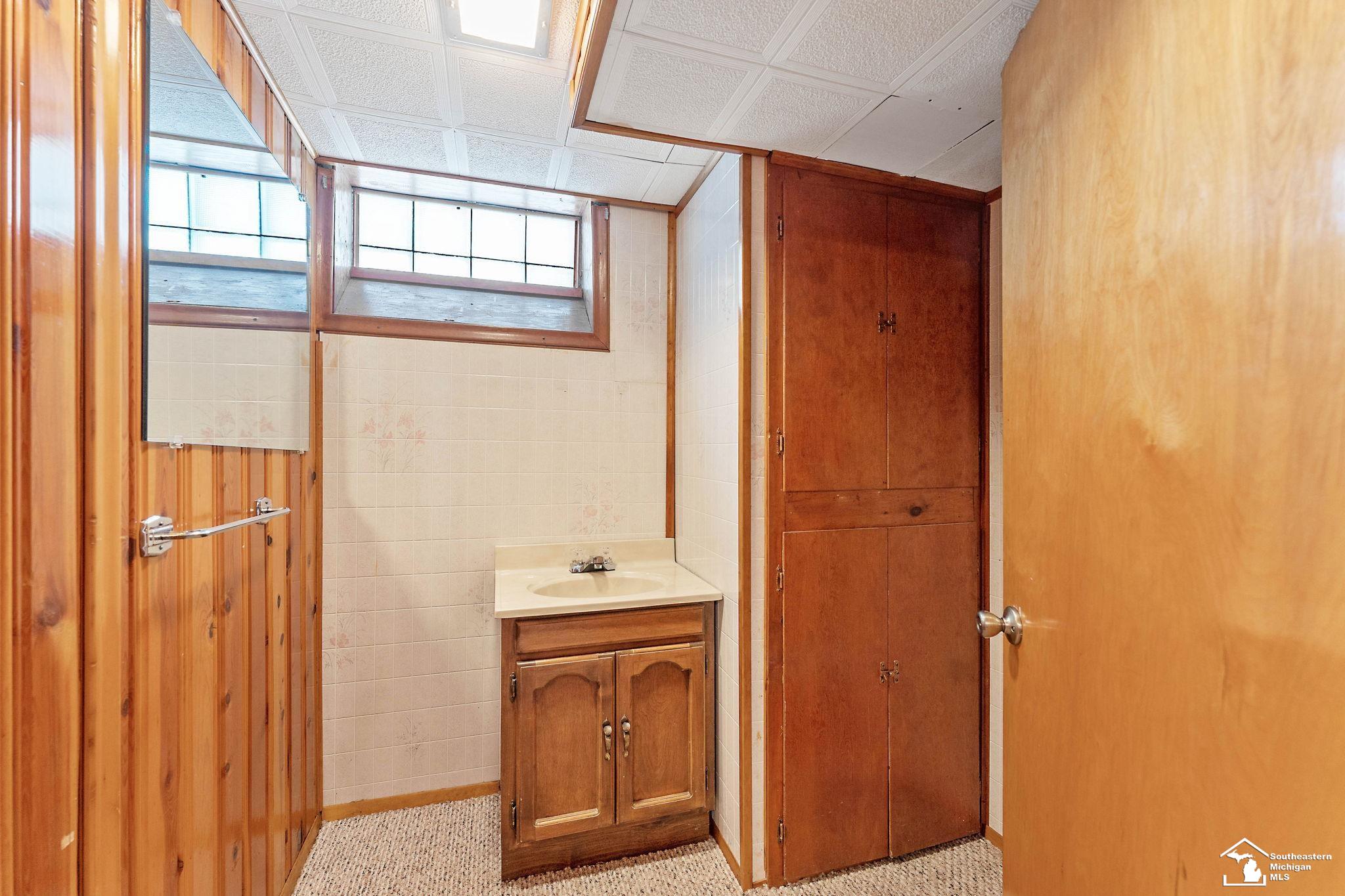 15818 Wick Road Allen Park, MI 48101 - Photo 25 of 30 50093414-24.JPG