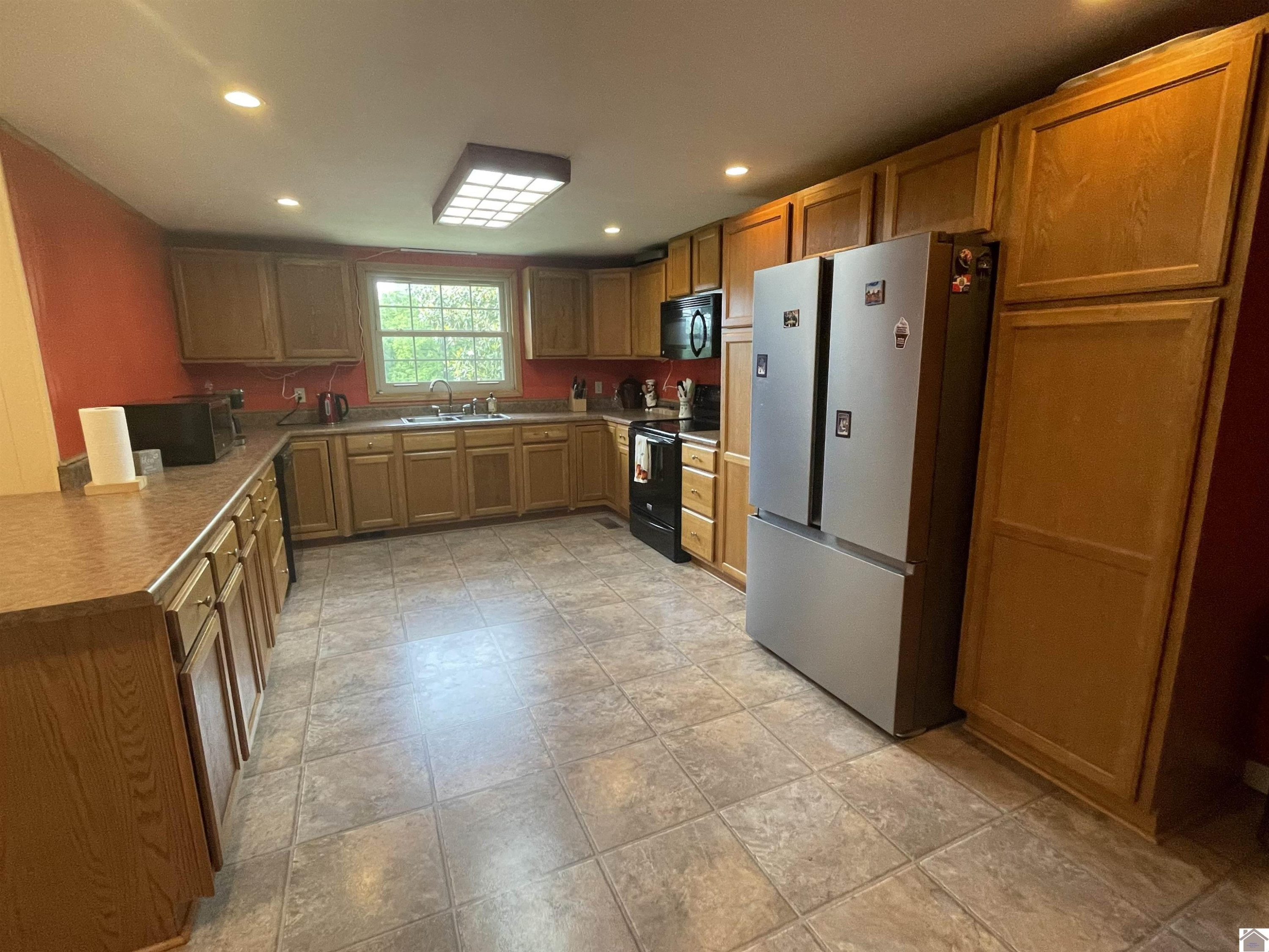 782 Bid Southern Road Tiline, KY 42083 - Photo 8 of 47 Kitchen