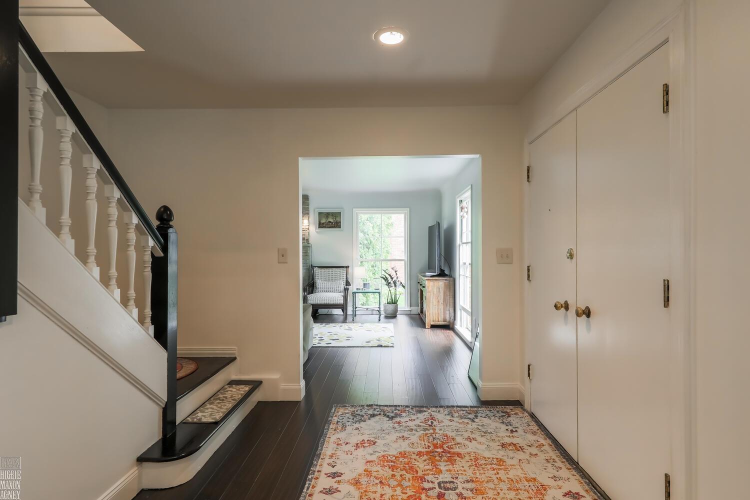 70 North Duval Road Grosse Pointe, MI 48236 - Photo 6 of 55 50142048-dd51308e-b7d2-471f-bcf3-51698356bd5e.JPG