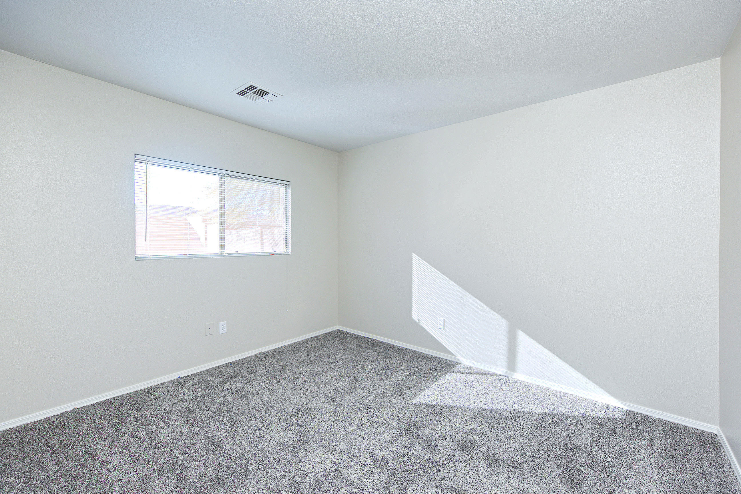11 West Hayduk Road Phoenix, AZ 85041 - Photo 10 of 14 11WHayduk016
