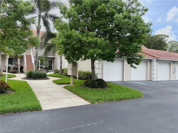 $1,975 | Undisclosed Address, Naples, FL 34104