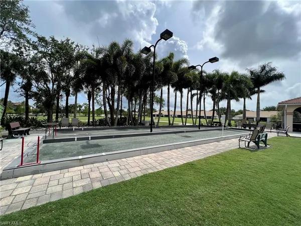 $1,975 | Undisclosed Address, Naples, FL 34104