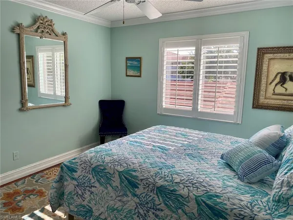 $1,975 | Undisclosed Address, Naples, FL 34104