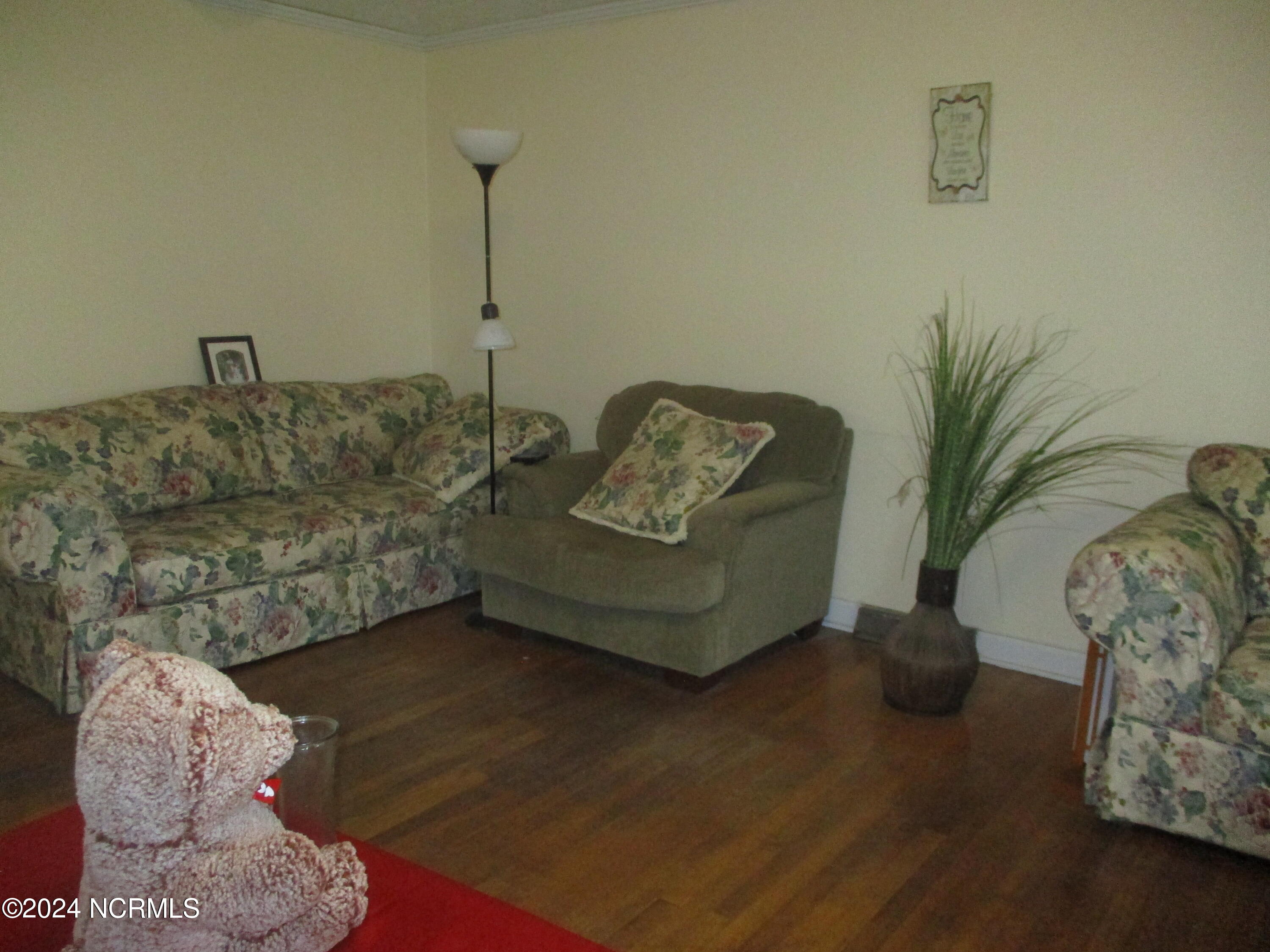 130 Keith Avenue Rockingham, NC 28379 - Photo 7 of 16 Living Room