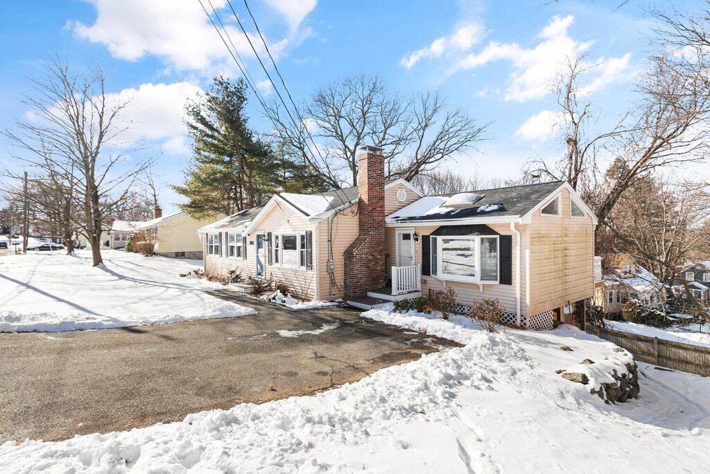 26 Blueberry Hill Road Woburn, MA 01801 - Photo 3 of 30 Gallery Image 3