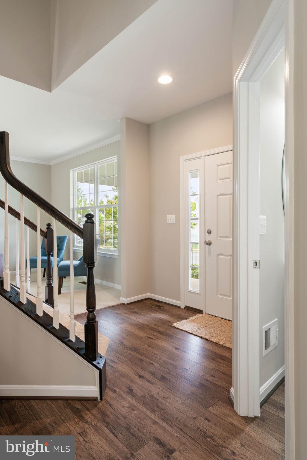 3486 Shandor Road Woodbridge, VA 22193 - Photo 19 of 40 Large 2 story foyer