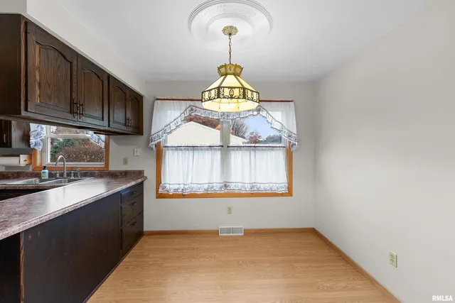 $199,900 | 703 2nd Street, Colona, IL 61241