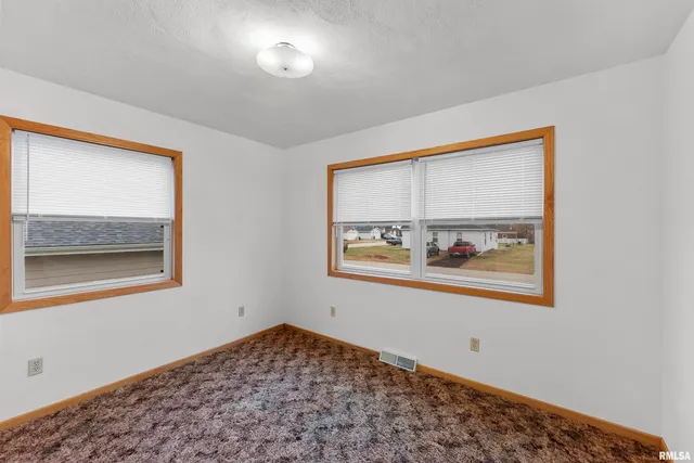 $199,900 | 703 2nd Street, Colona, IL 61241