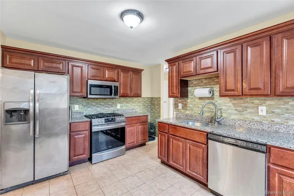$779,000 | 46 Falcon Drive, Hauppauge, NY 11788