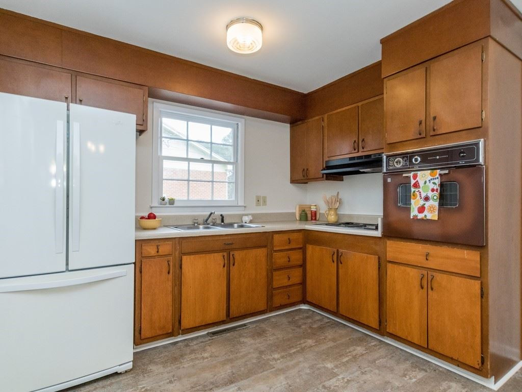 1524 Clermont Road Durham, NC 27713 - Photo 10 of 24 Kitchen
