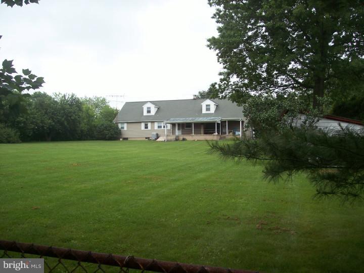 339 Gibraltar Road Reading, PA 19606 - Photo 5 of 25 Gallery Image 5