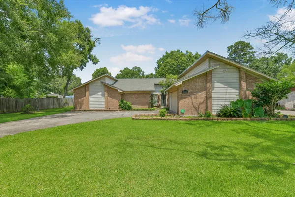 $2,000 | 15910 Boatswain Court, Crosby, TX 77532