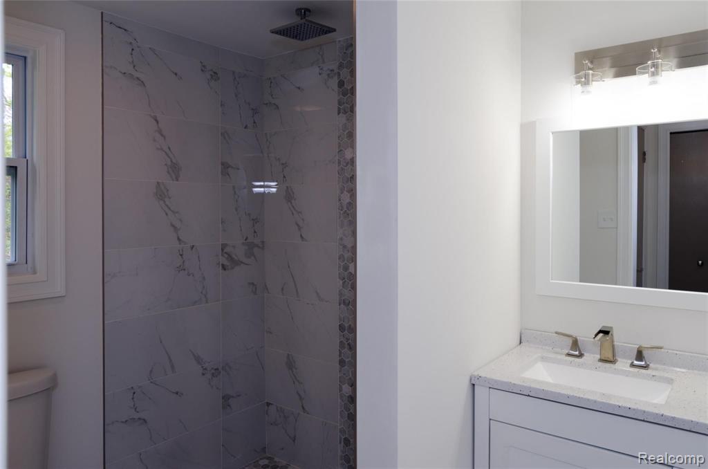 18151 Ramsgate Drive Lathrup Village, MI 48076 - Photo 46 of 47