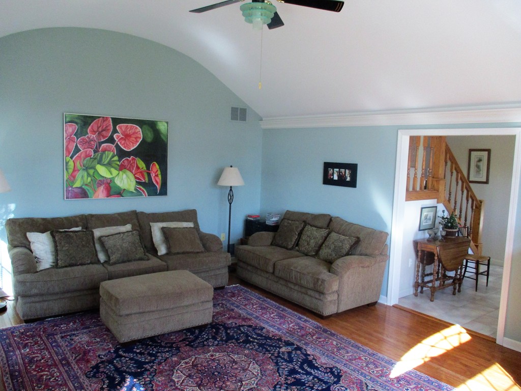 53 Maple Ridge Road Northampton, MA 01062 - Photo 5 of 24