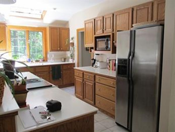 53 Maple Ridge Road Northampton, MA 01062 - Photo 8 of 24