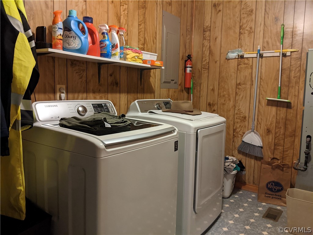 6900 Berrystone Road Chesterfield, VA 23831 - Photo 16 of 23 a utility room with dryer and washer