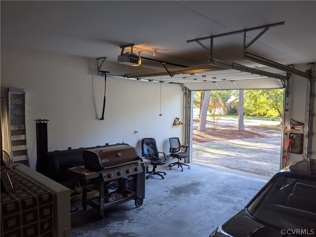 6900 Berrystone Road Chesterfield, VA 23831 - Photo 22 of 23 a room with furniture and a window