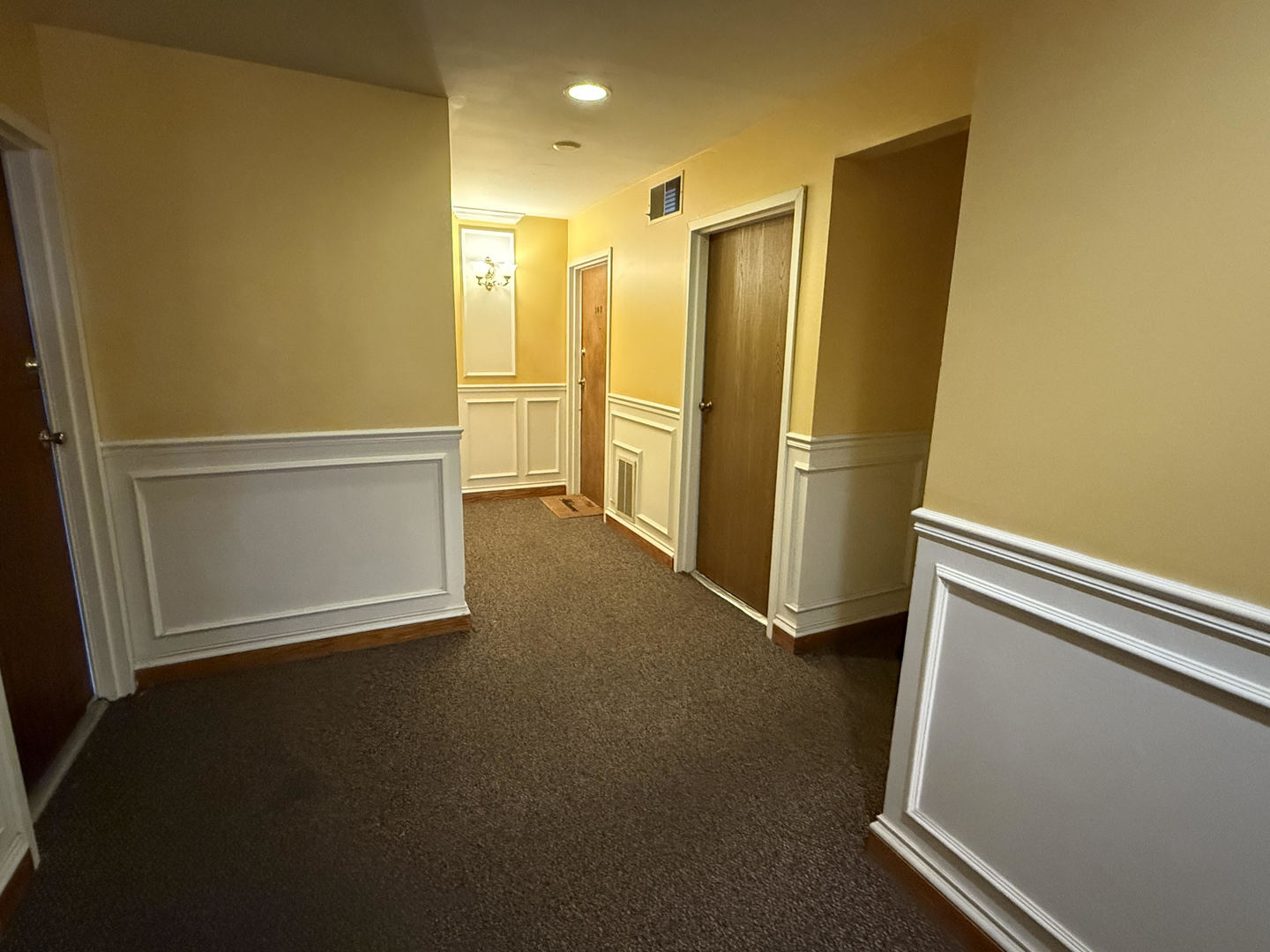 1091 Rodenburg Road, Unit 302 Roselle, IL 60172 - Photo 11 of 11 Gallery Image 11