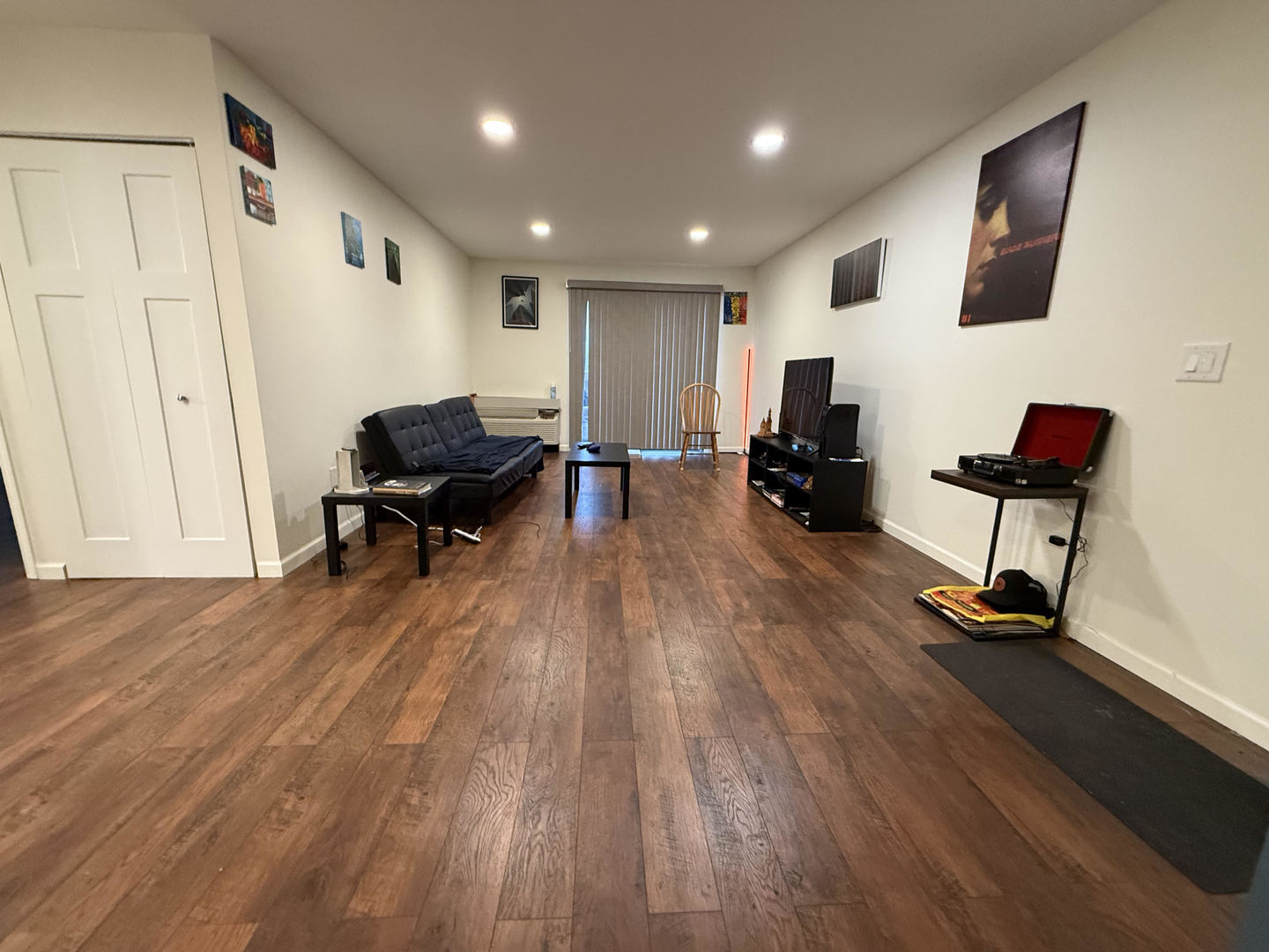 1091 Rodenburg Road, Unit 302 Roselle, IL 60172 - Photo 2 of 11 Gallery Image 2