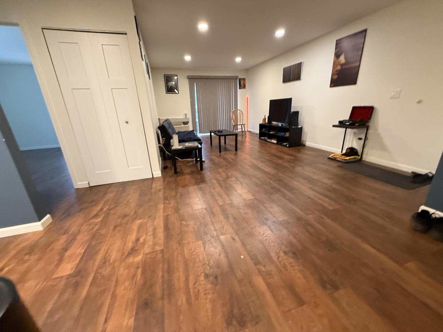 1091 Rodenburg Road, Unit 302 Roselle, IL 60172 - Photo 6 of 11 Gallery Image 6