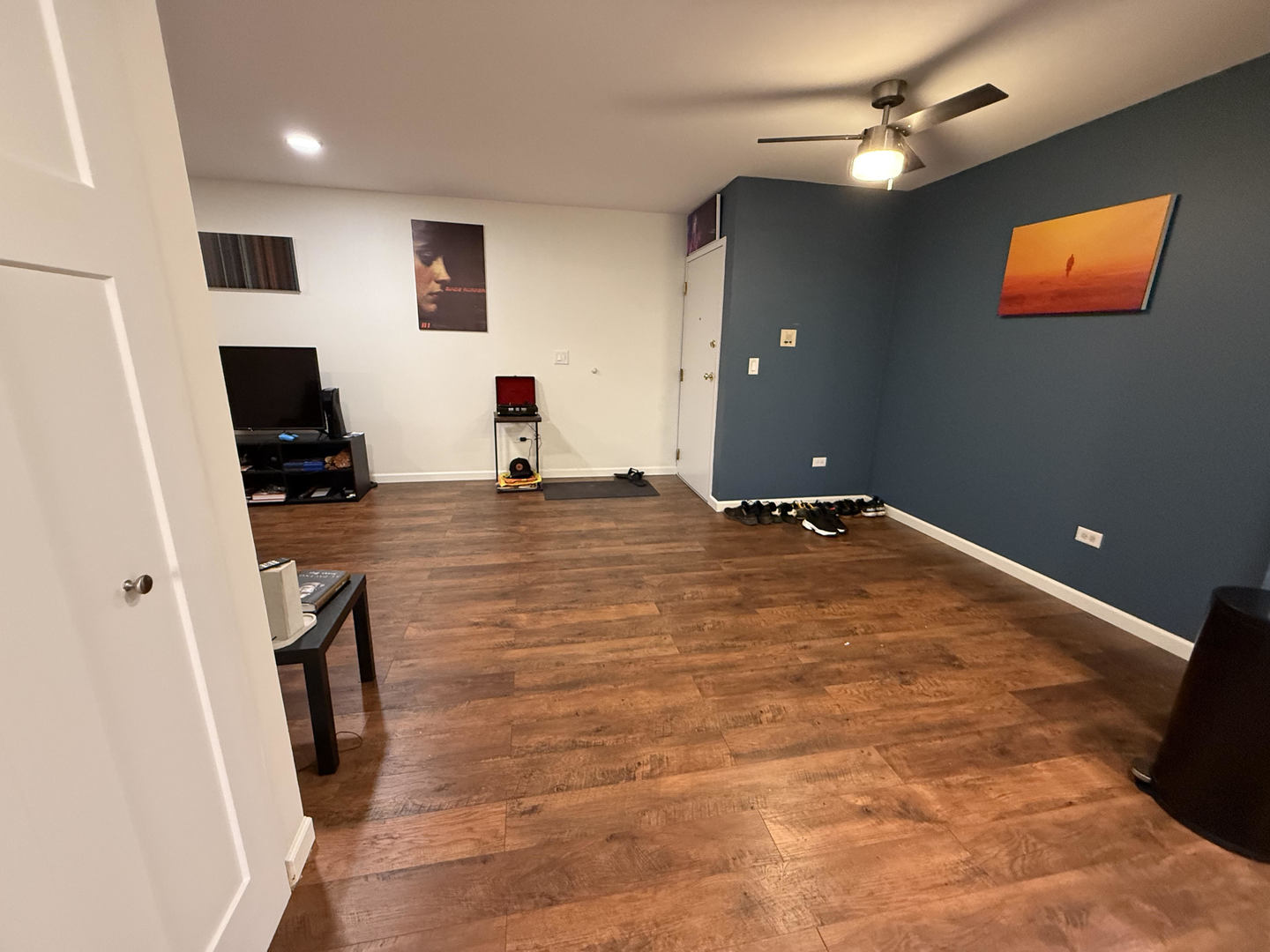 1091 Rodenburg Road, Unit 302 Roselle, IL 60172 - Photo 7 of 11 Gallery Image 7