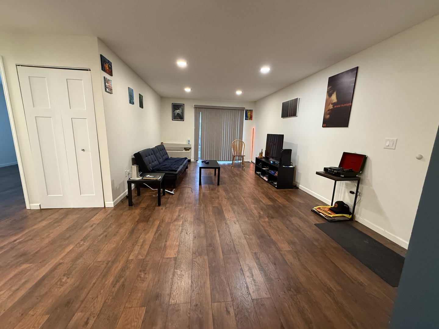 1091 Rodenburg Road, Unit 302 Roselle, IL 60172 - Photo 8 of 11 Gallery Image 8