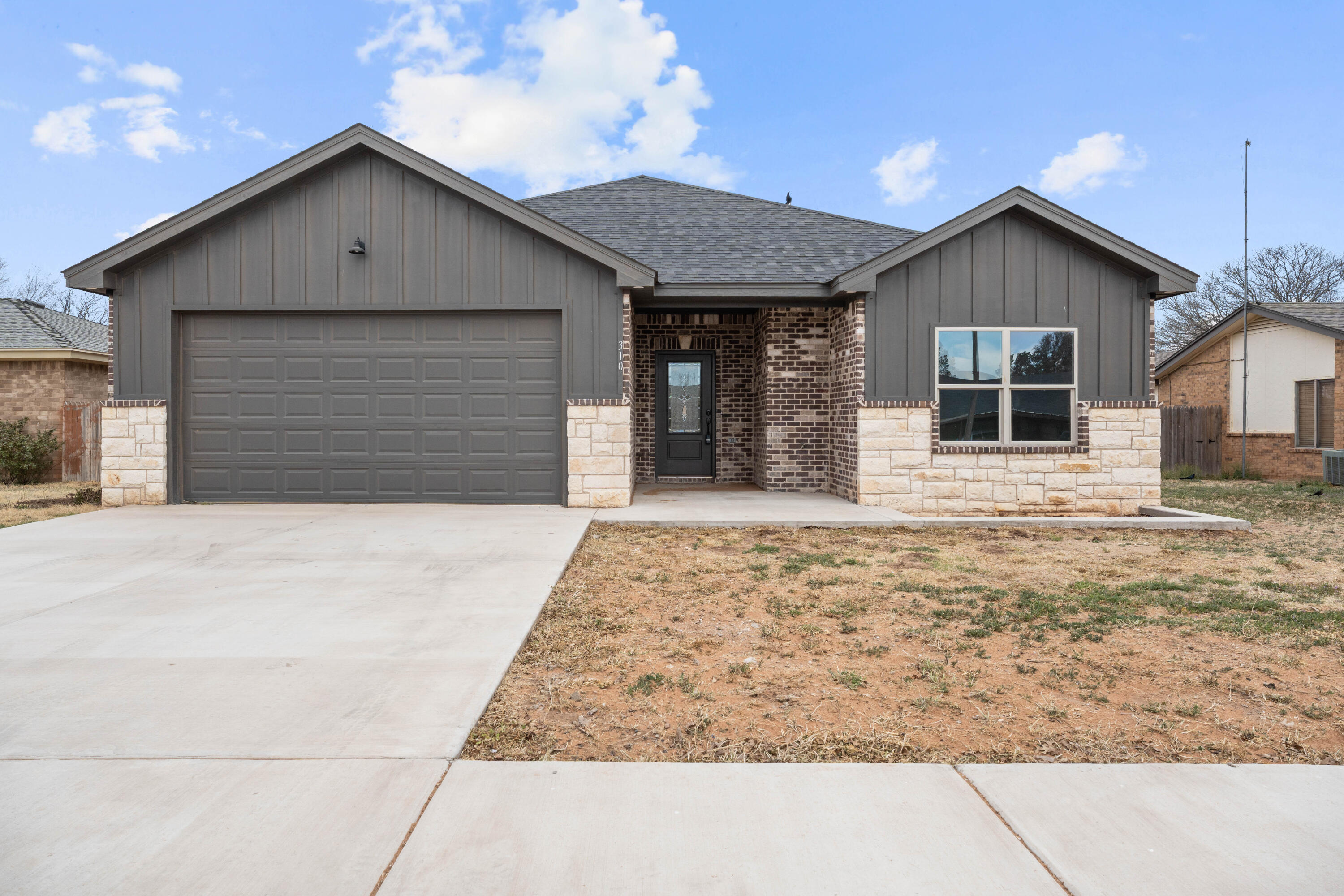 310 East 16th Street Wolfforth, TX 79382 - Photo 2 of 30 a backyard of a house