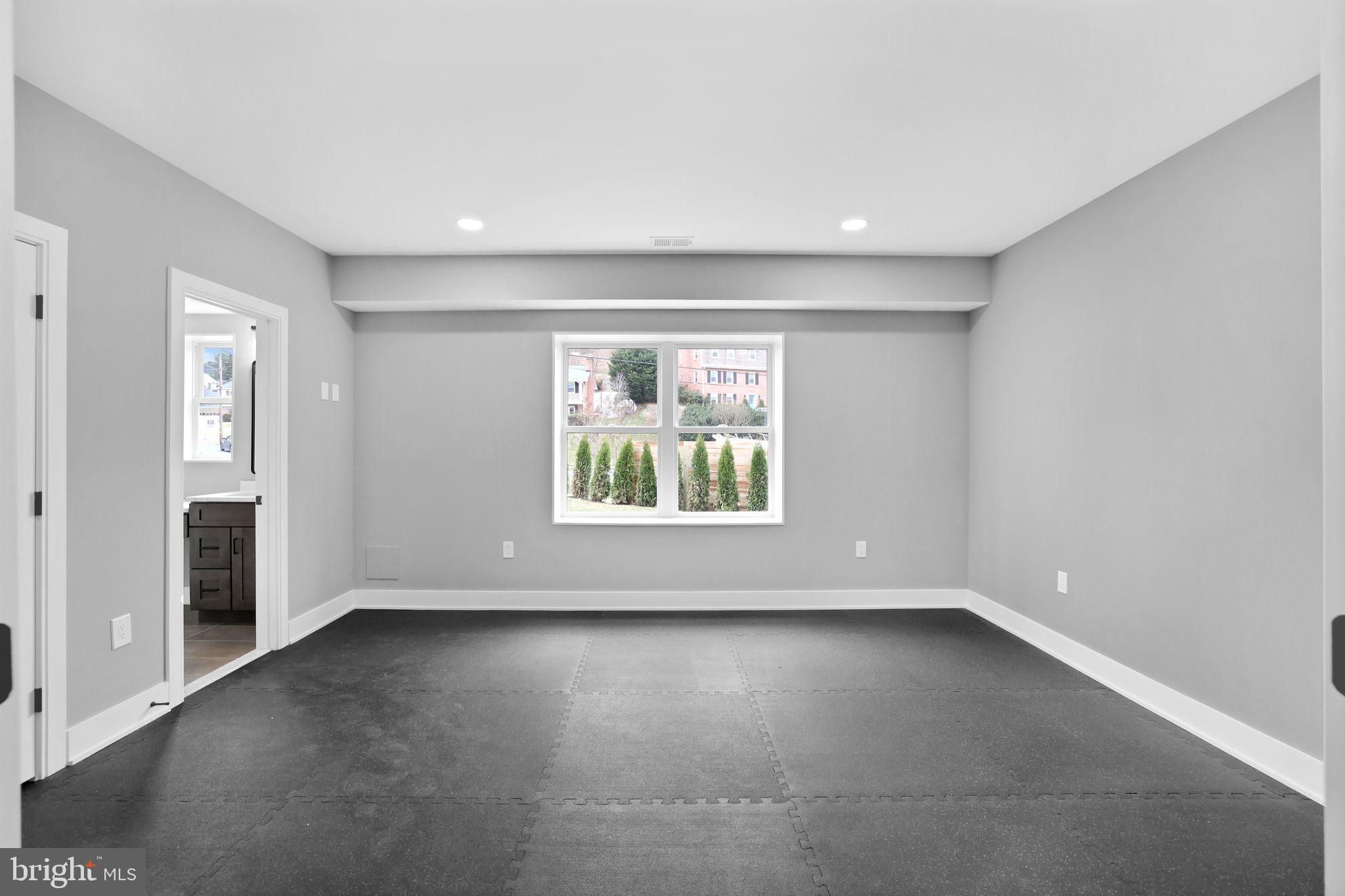 6226 Kellogg Drive McLean, VA 22101 - Photo 76 of 89 an empty room with a window