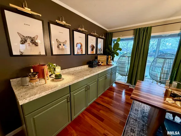 $379,000 | 373 Fir Road, Petersburg, IL 62675